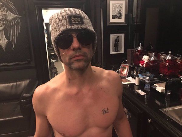 La reacción de Criss Angel al compromiso de Belinda y Christian Nodal.
