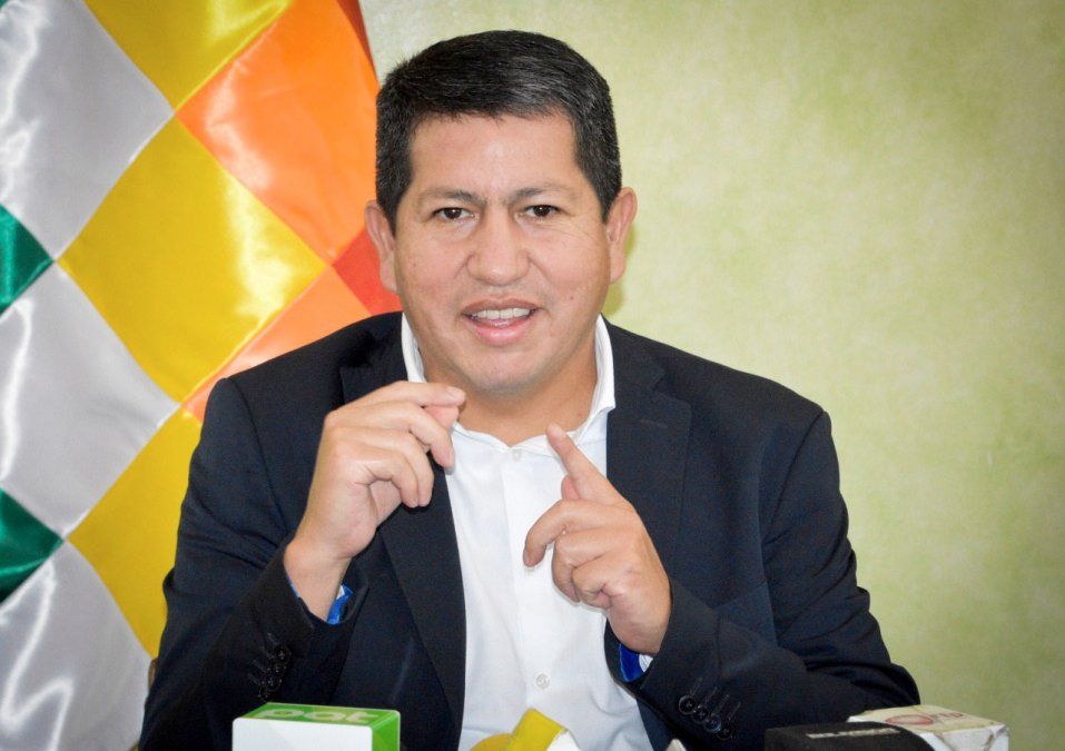 El exministro de Hidrocarburos de Bolivia se refugia en Argentina