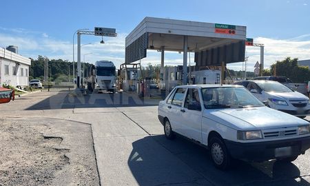 Los vehículos de hasta cuatro ejes estarán exentos de pagar el peaje en la ciudad de Santo Tomé. Los vehículos de hasta cuatro ejes estarán exentos de pagar el peaje en la ciudad de Santo Tomé.