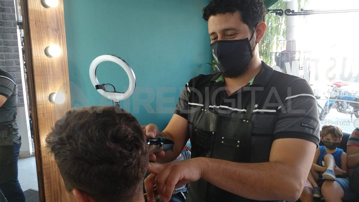 Aire de Santa Fe estuvo en la barbería y habló con Emiliano