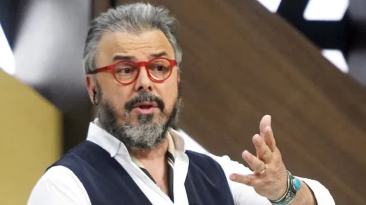 Donato de Santis se enojó en pleno programa de MasterChef con Antonio López. Donato de Santis se enojó en pleno programa de MasterChef con Antonio López.