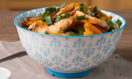 Con ingredientes básicos se pueden preparar platos completos, nutritivos y listos en menos de 30 minutos. Con ingredientes básicos se pueden preparar platos completos, nutritivos y listos en menos de 30 minutos.