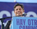 El gobernador de la provincia de Buenos Aires, Axel Kicillof, advirtió este viernes que si Manuel Adorni fuera peronista estaría preso. El gobernador de la provincia de Buenos Aires, Axel Kicillof, advirtió este viernes que si Manuel Adorni fuera peronista estaría preso.