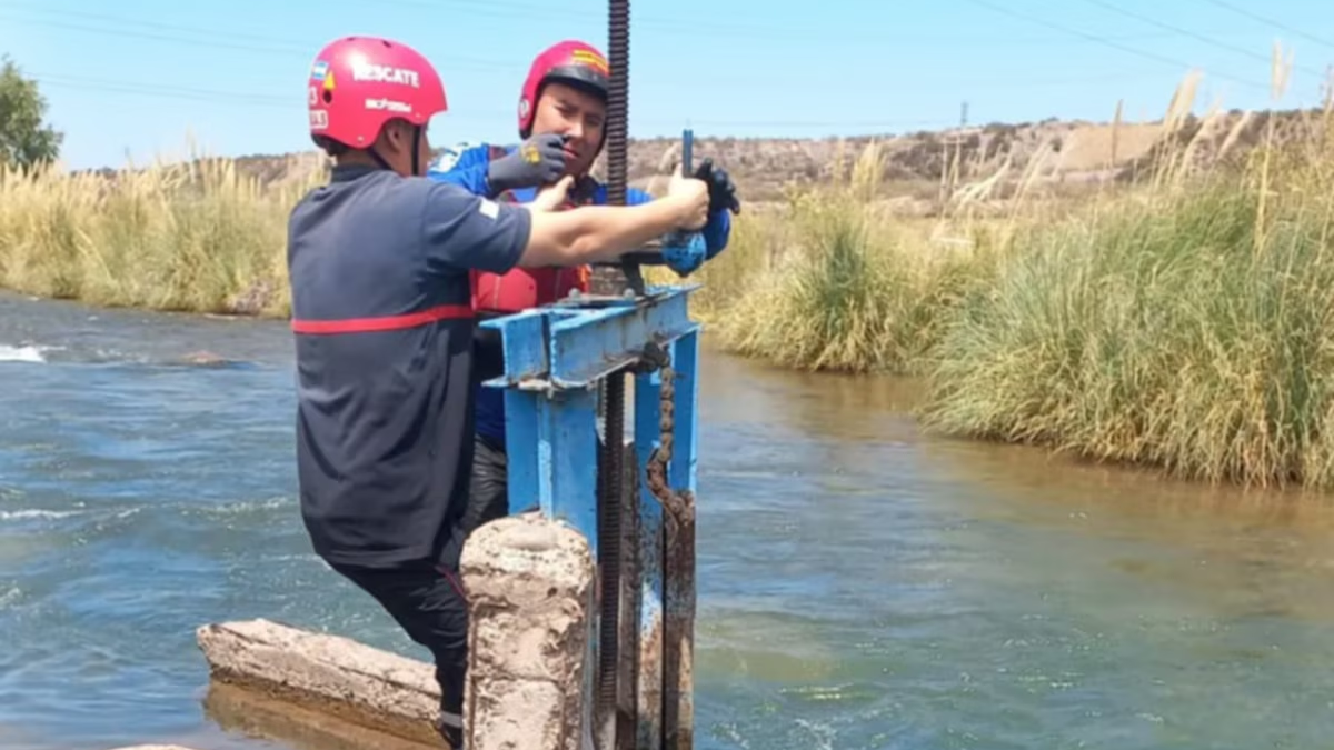 Pese al rápido accionar de los rescatistas, la joven falleció en el lugar. Pese al rápido accionar de los rescatistas, la joven falleció en el lugar.