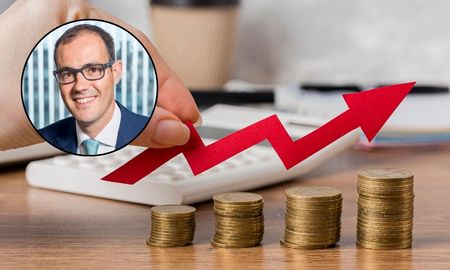 Un doctor en economía recomienda invertir cada año: “La perseverancia es un factor espectacular”. Un doctor en economía recomienda invertir cada año: “La perseverancia es un factor espectacular”.