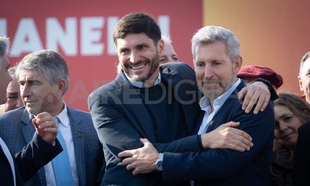 Convocados por Rogelio Frigerio, gobernadores de distintas provincias se reunirán en Entre Ríos, entre ellos el santafesino Maximiliano Pullaro. Convocados por Rogelio Frigerio, gobernadores de distintas provincias se reunirán en Entre Ríos, entre ellos el santafesino Maximiliano Pullaro.