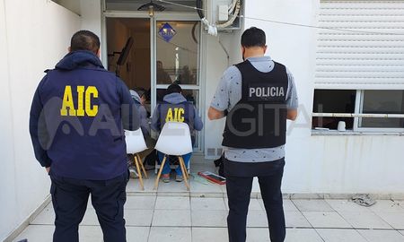 El hombre fue identificado como Brandon Pared. También se detuvo a cuatro familiares vinculados al narcomenudeo. El hombre fue identificado como Brandon Pared. También se detuvo a cuatro familiares vinculados al narcomenudeo.