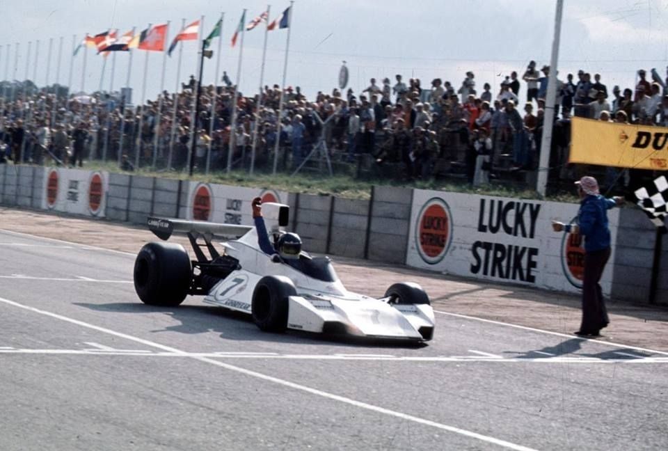En 1974, con el modelo BT44-Cosworth, llegó el ansiado primer triunfo en la F1. Lo obtuvo el sábado 30 de marzo, en el GP de Sudáfrica, en Kyalami. Ese mismo año, también ganaría en los GP de Austria y los Estados Unidos, en Österreichring, el domingo 18 de agosto, y el de Estados Unidos, en Watkins Glen, el domingo 6 de octubre, respectivamente.