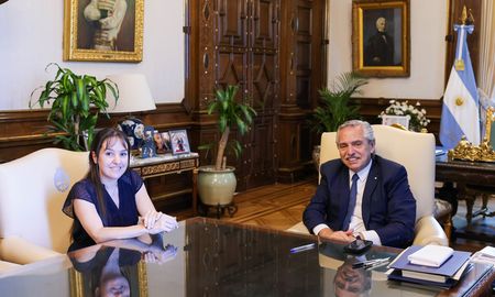 El presidente Alberto Fernández recibió esta tarde en Casa Rosada a la nueva titular de la Agencia Federal de Inteligencia, Ana Clara Alberdi. El presidente Alberto Fernández recibió esta tarde en Casa Rosada a la nueva titular de la Agencia Federal de Inteligencia, Ana Clara Alberdi.