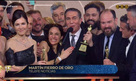 premios martin fierro 2024: telefe noticias se llevo la estatuilla de oro premios martin fierro 2024: telefe noticias se llevo la estatuilla de oro