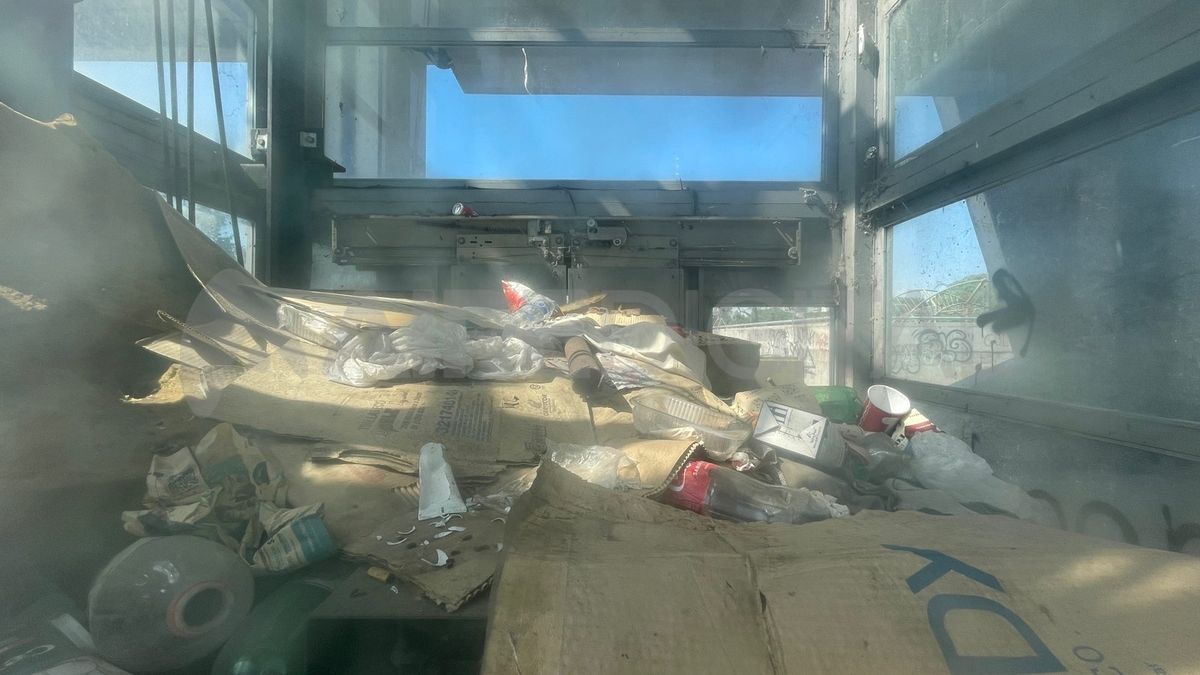 Así luce el interior del ascensor panorámico de la plaza Alberdi. 