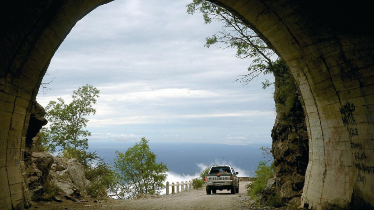 Escapada a un pueblo escondido de Córdoba, con circuitos entre túneles y paisajes naturales