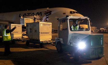 Llegaron este jueves al país más de 800.000 dosis de AstraZeneca donadas por el Gobierno español. Llegaron este jueves al país más de 800.000 dosis de AstraZeneca donadas por el Gobierno español.