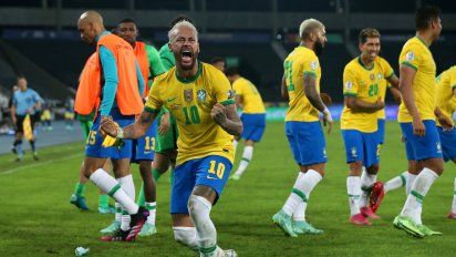 Copa América: Brasil la pasó mal con Colombia, y lo ganó con una fuerte polémica sobre el final