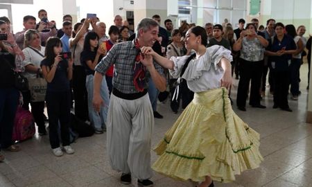 Horacio Guarany nació un 15 de mayo de 1925 y este año hubiese cumplido 100 años. Horacio Guarany nació un 15 de mayo de 1925 y este año hubiese cumplido 100 años.