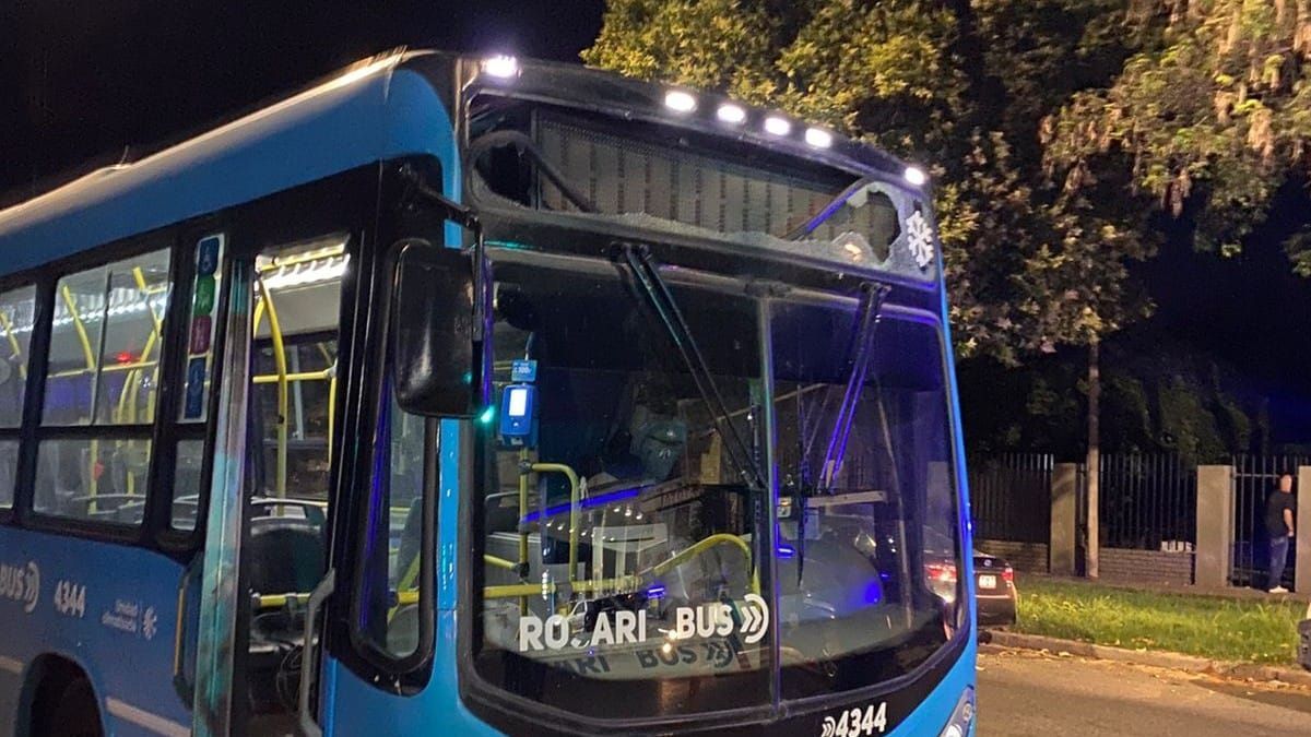 Con los datos aportados, personal policial encabezó un operativo y logró ubicar al sospechoso en Pablo Iglesias y Juan Domingo Perón. Con los datos aportados, personal policial encabezó un operativo y logró ubicar al sospechoso en Pablo Iglesias y Juan Domingo Perón.