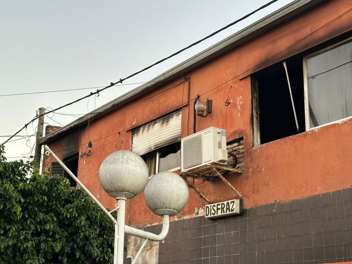 As&iacute; qued&oacute; la vivienda tras el incendio, que fue sofocado por los bomberos.