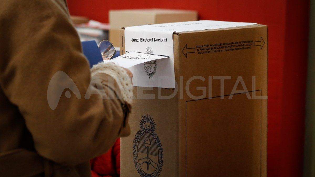 En las distintas plataformas de AIRE se podrá seguir minuto a minuto una elección clave para la provincia y el país.