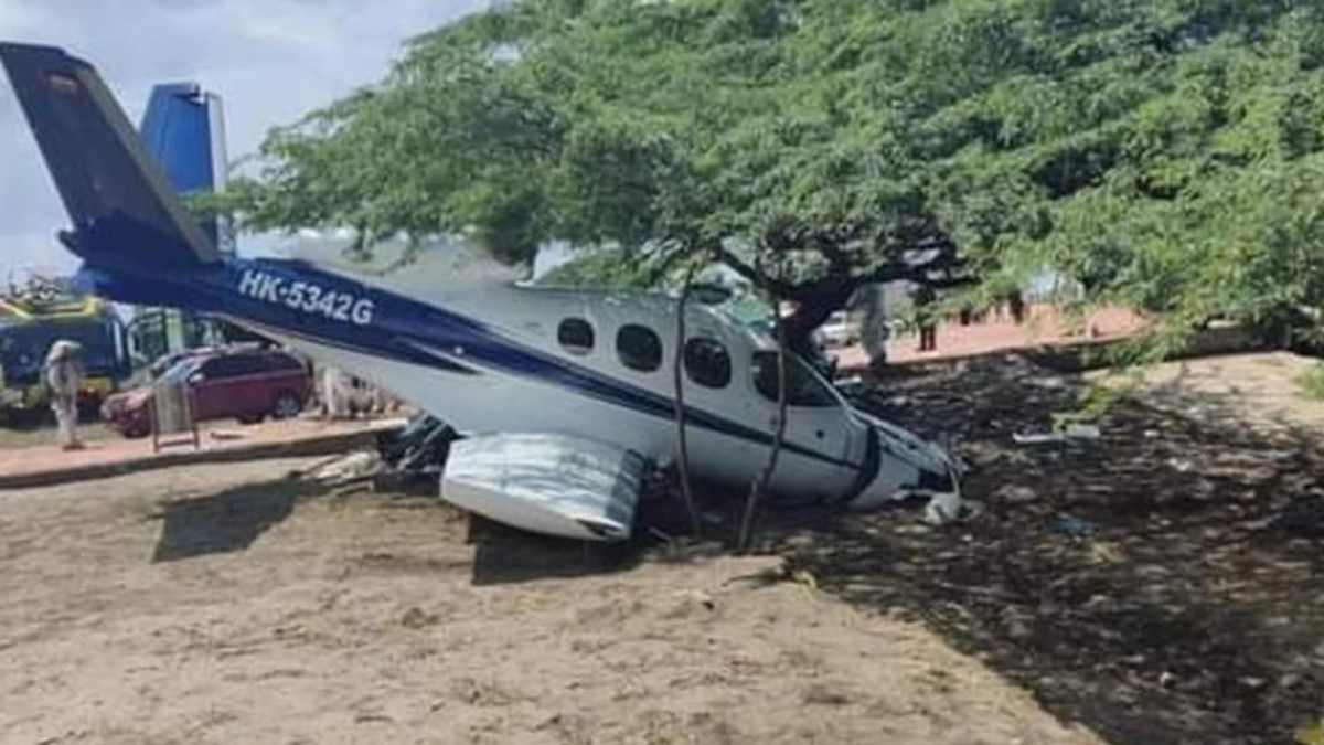 Avioneta se despistó en Colombia y mató a niño que se encontraba en una playa.