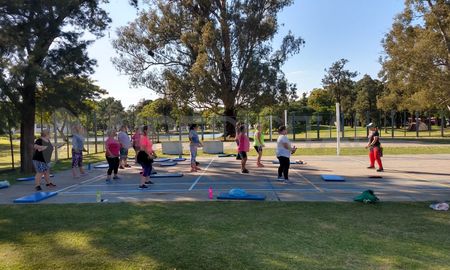 A una semana del asalto a la instructora de baile y gimnasia volvieron a dictar clases en el polideportivo del parque Juan de Garay. A una semana del asalto a la instructora de baile y gimnasia volvieron a dictar clases en el polideportivo del parque Juan de Garay.