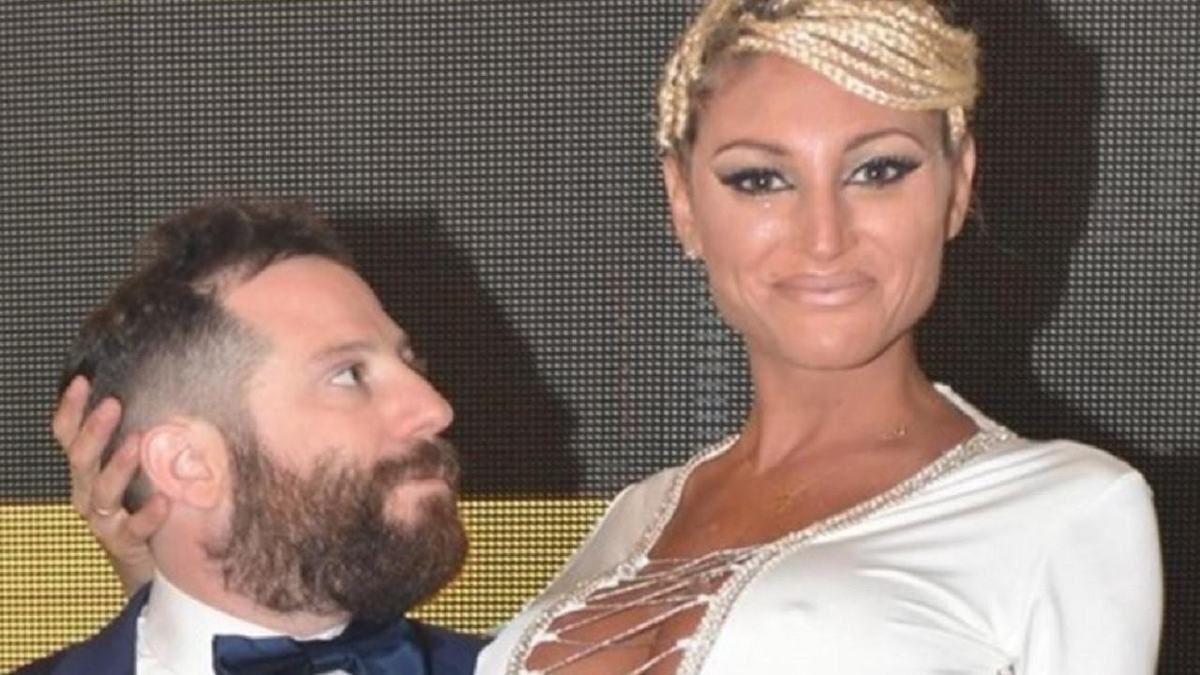 José Ottavis salió con Vicky Xipolitakis en 2016.
