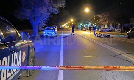 Una motociclista murió tras un grave accidente ocurrido en la localidad de Pérez, sobre la Ruta 33. Una motociclista murió tras un grave accidente ocurrido en la localidad de Pérez, sobre la Ruta 33.