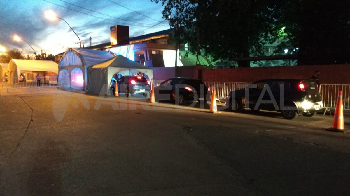 El último turno fue dado a las 17:30 pero aún continúa el operativo.