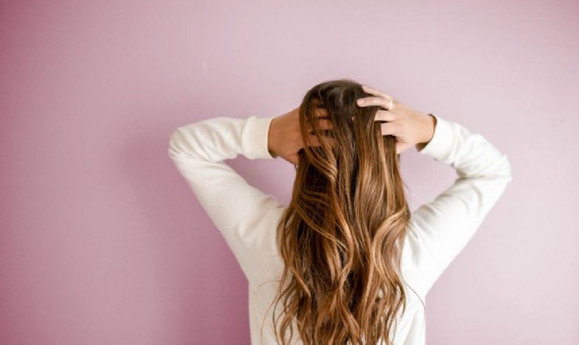 5 tonos de balayage que rejuvenecen y dan luz al rostro