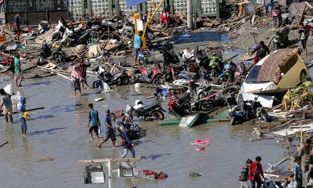 grita desesperadamente para advertir del tsunami en indonesia segundos antes de que suceda grita desesperadamente para advertir del tsunami en indonesia segundos antes de que suceda