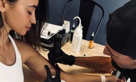 el tatuador que regalaba tatuajes a familiares de victimas de covid hoy tatua a famosos el tatuador que regalaba tatuajes a familiares de victimas de covid hoy tatua a famosos