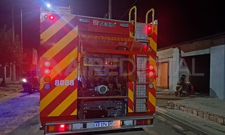 .Se incendió una casa en el Barrio Barranquitas de la ciudad de Santa Fe .Se incendió una casa en el Barrio Barranquitas de la ciudad de Santa Fe