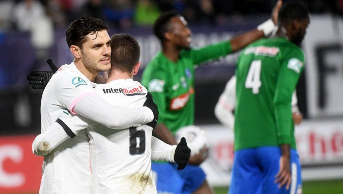 Mauro Icardi anotó un gol en el triunfo de Paris Saint-Germain ante Feignies Aulnoye