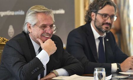Fernández viajará el sábado, con una comisión integrada por Cafiero, Massa y otros funcionarios. Fernández viajará el sábado, con una comisión integrada por Cafiero, Massa y otros funcionarios.