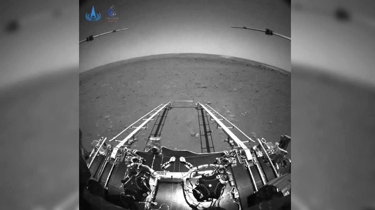 Llegaron las primeras imágenes de la superficie de Marte tomada por los chinos.