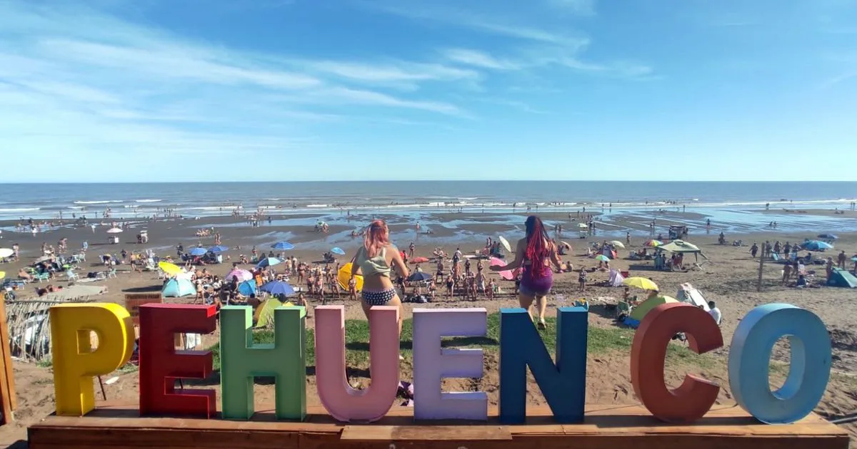 Claudia Carina Fernández (46) y Ariel Manini (43) fallecieron en la playa de Pehuen Có. Claudia Carina Fernández (46) y Ariel Manini (43) fallecieron en la playa de Pehuen Có.