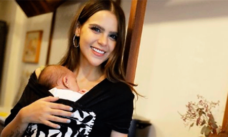 La youtuber e incluencer Yuya, compartió en sus redes un tierno momento con su bebé, el cual empezó a reír con los gestos de su mamá. La youtuber e incluencer Yuya, compartió en sus redes un tierno momento con su bebé, el cual empezó a reír con los gestos de su mamá.