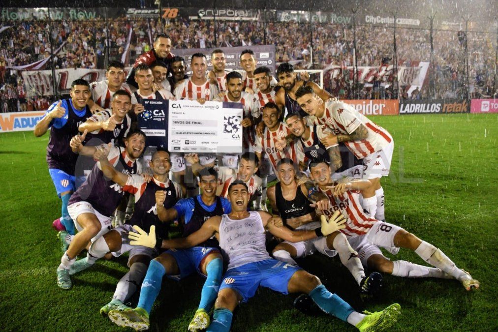 El Club Atlético Unión venció a Sportivo Las Parejas por penales y avanzó a 16avos de la Copa Argentina.