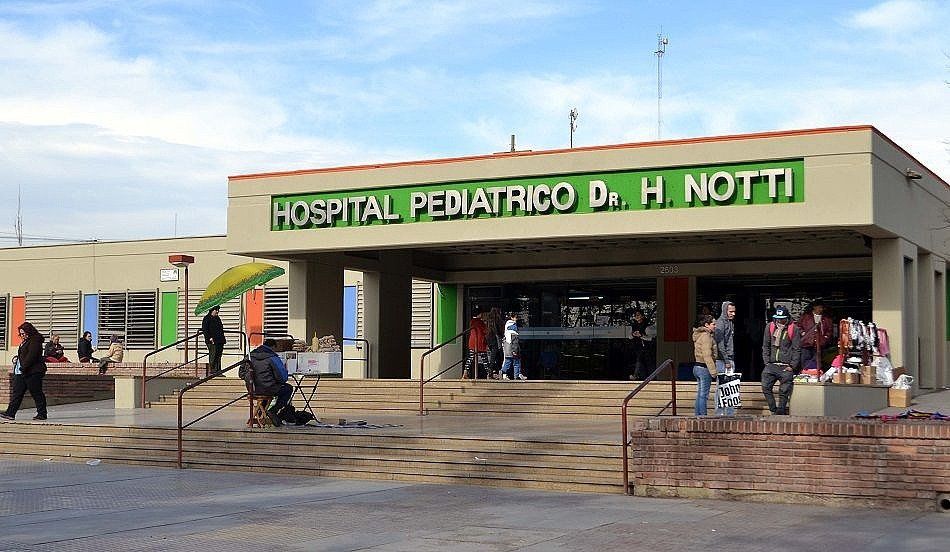 Tragedia en Mendoza: una madre aplastó y mató a su bebé de dos meses mientras lo amamantaba