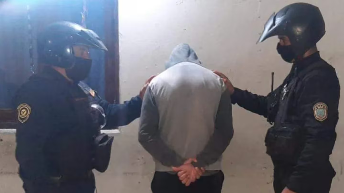 La mujer se salvó porque pudo gritarle a su mamá antes de que el acusado la asfixie.