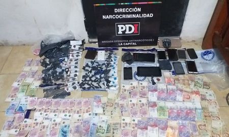 allanamientos y cinco detenidos por venta de drogas en el oeste de la ciudad allanamientos y cinco detenidos por venta de drogas en el oeste de la ciudad