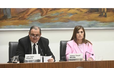 El intendente de Santa Fe Juan Pablo Poletti participará de la sesión en la que se elegirán a las autoridades del Concejo Municipal para 2025. El intendente de Santa Fe Juan Pablo Poletti participará de la sesión en la que se elegirán a las autoridades del Concejo Municipal para 2025.
