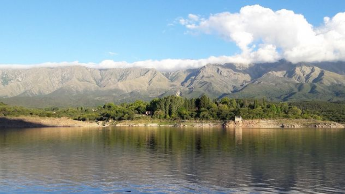 Las Rabonas es uno de los destinos más elegidos por los amantes del trekking y los paisajes serranos. Las Rabonas es uno de los destinos más elegidos por los amantes del trekking y los paisajes serranos.