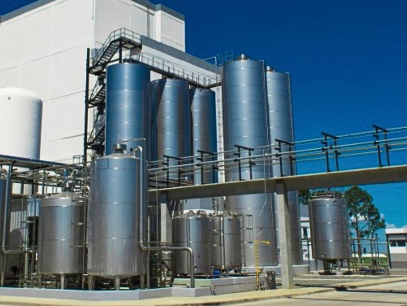 El acuerdo contempla que en una primera etapa la firma esperancina, que forma parte del Grupo Gonella y cuenta con una planta propia de leche en polvo en Franck, aporte materia prima a La Lácteo, con el propósito de procesarla principalmente en UHT. El acuerdo contempla que en una primera etapa la firma esperancina, que forma parte del Grupo Gonella y cuenta con una planta propia de leche en polvo en Franck, aporte materia prima a La Lácteo, con el propósito de procesarla principalmente en UHT.