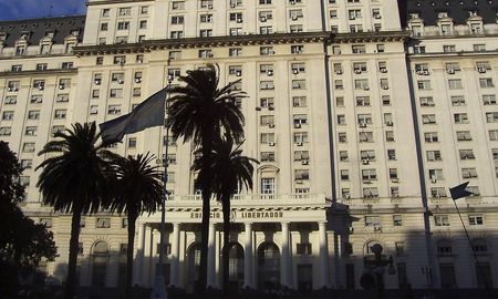 hallaron tres cajas con explosivos en una oficina del ministerio de defensa hallaron tres cajas con explosivos en una oficina del ministerio de defensa