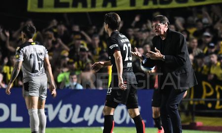 Julio César Falcioni destacó el rendimiento de Colón en la victoria de Peñarol por la Copa Conmebol Libertadores. Julio César Falcioni destacó el rendimiento de Colón en la victoria de Peñarol por la Copa Conmebol Libertadores.