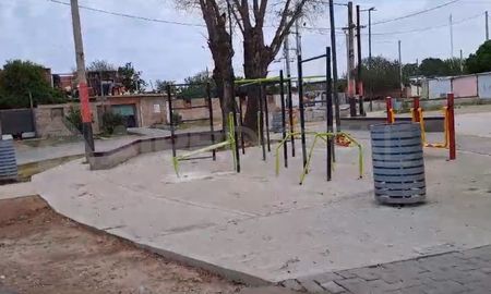 La plaza en donde balearon al niño de 11 años en Rosario, en barrio La Tablada. La plaza en donde balearon al niño de 11 años en Rosario, en barrio La Tablada.