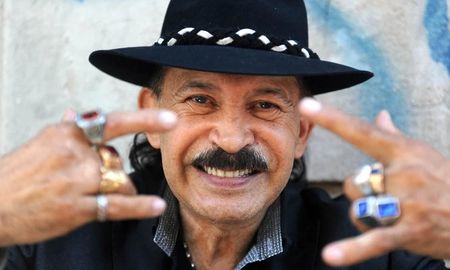 Ríos se definió como un compositor de memoria rápida, que necesita escribir y grabar urgente. Porque una vez que se va la melodía, no se engancha más. Al otro día la fui a grabar a las cinco de la mañana. A la tarde el tema era grabado en un estudio. Ríos se definió como un compositor de memoria rápida, que necesita escribir y grabar urgente. Porque una vez que se va la melodía, no se engancha más. Al otro día la fui a grabar a las cinco de la mañana. A la tarde el tema era grabado en un estudio.