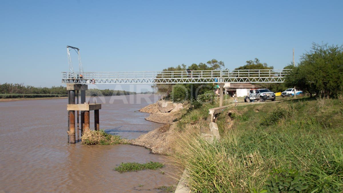 Aguas Santafesinas realiza trabajos para adaptar la toma del río Colastiné al escenario de bajante. 