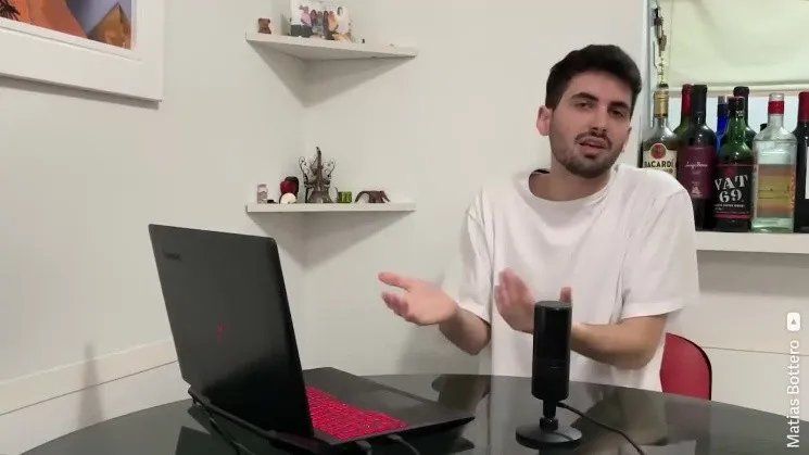 Matías Bottero destrozó a More Rial en sus dichos.