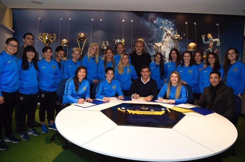 Boca sigue a San Lorenzo y profesionalizó el fútbol femenino